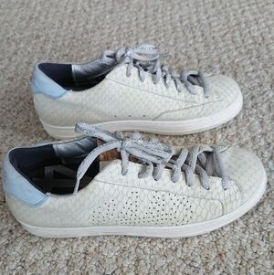 P448 John Margot low-top sneakers in icy blue snakeskin-textured leather sz 7.5